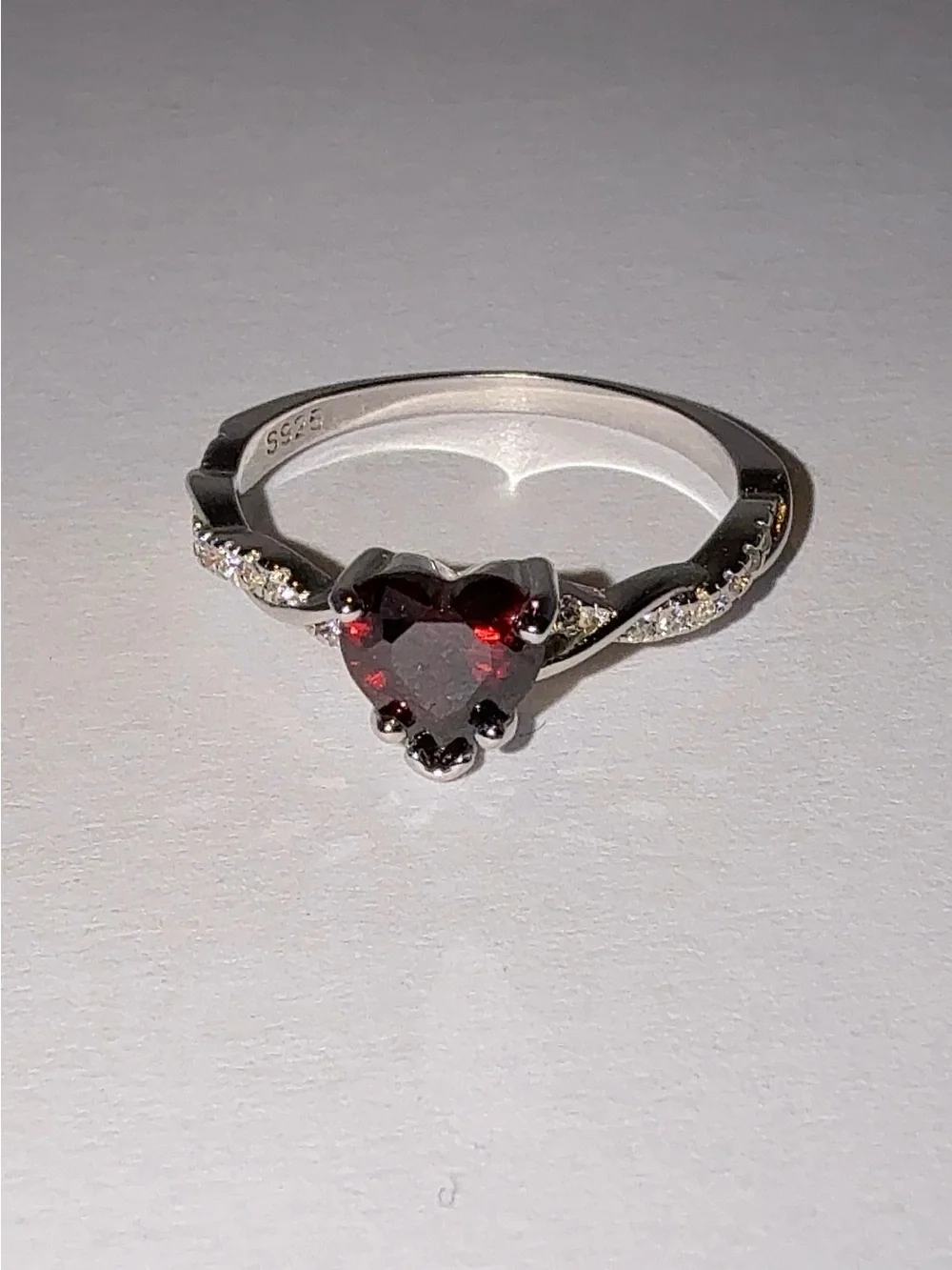 S925 Sterling Silver Red Heart CZ Twisted Band Ring Size 6